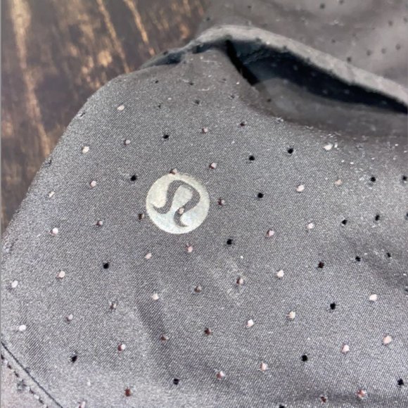 LuluLemon Speed Short (Perforated 2.5") - Picture 4 of 7